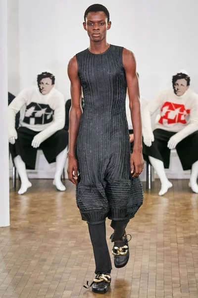 Look 30